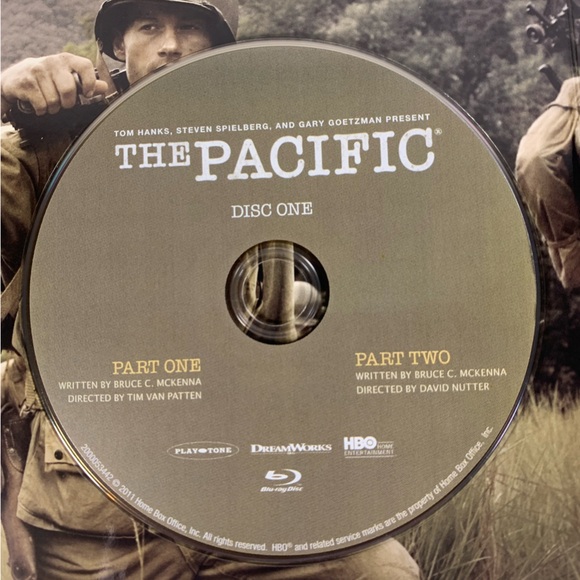 Band of brothers and the pacific blu ray combo pack complete - Picture 11 of 13